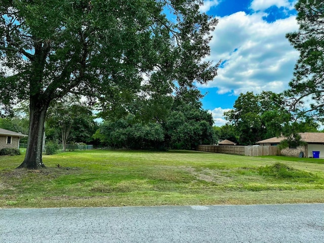 Listing photo 2 for 551 Suncrest Dr, Orange TX 77630