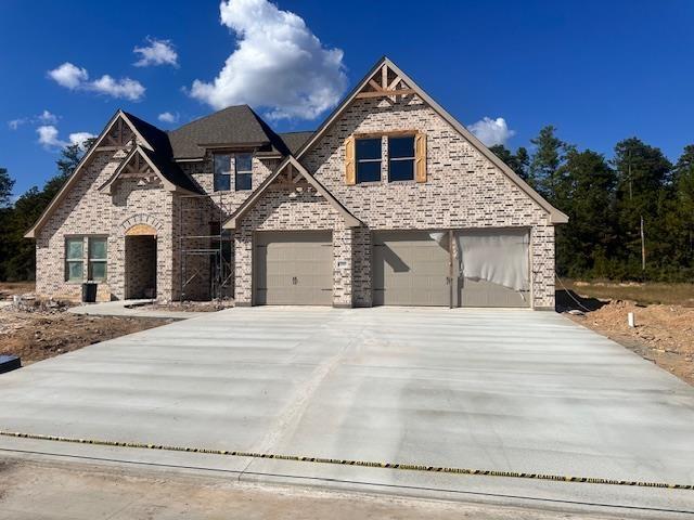 view of front facade with a garage