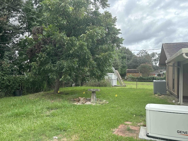 view of yard with cooling unit