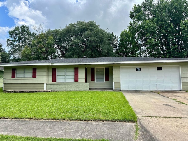 401 Camellia Ave, Orange, TX 77630 - single story home featuring concrete driveway, a garage, and a front yard