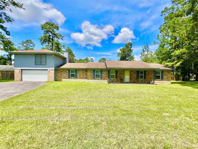 view of front of property with a front yard