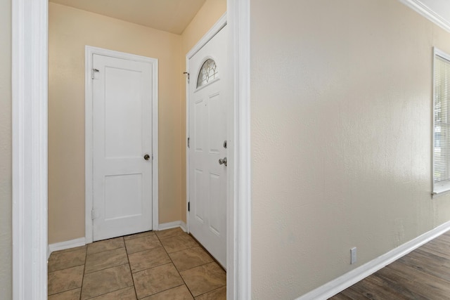 3140 S Drive Drive, Groves, TX 77619 - entrance foyer with baseboards