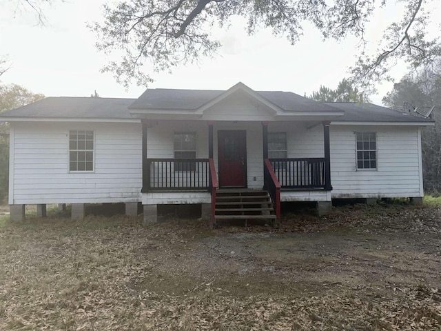 view of front of property featuring covered porch