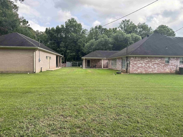 205 N Mayhaw Dr, Vidor, TX 77662 - view of green lawn