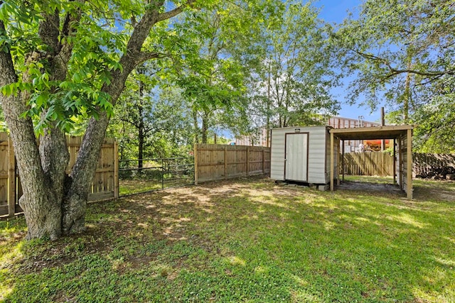 view of yard with a shed and an outdoor structure