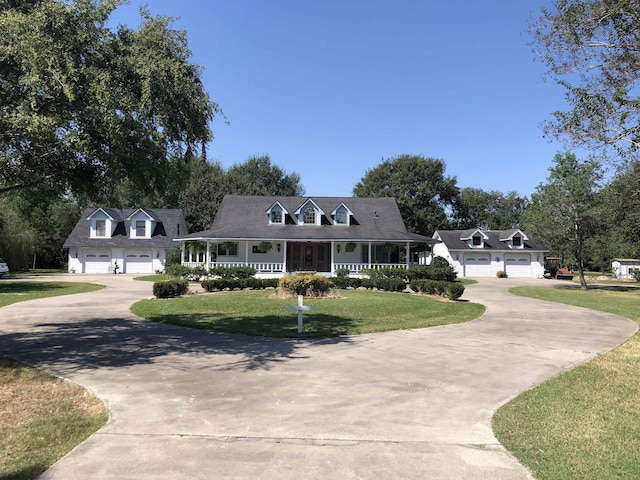 view of front of house featuring covered porch and a front lawn