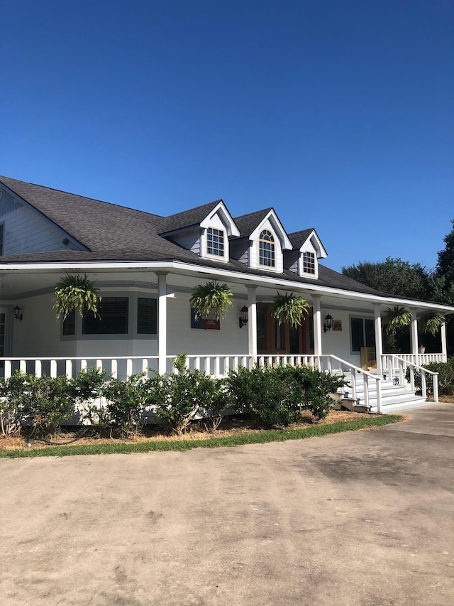 view of front of house with a porch