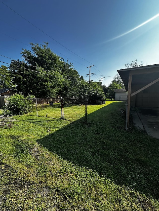 1901 14th St, Port Arthur, TX 77640 - view of yard