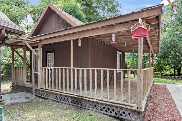 134 Sherwood Trl, Silsbee, TX 77656 - view of side of home with metal roof