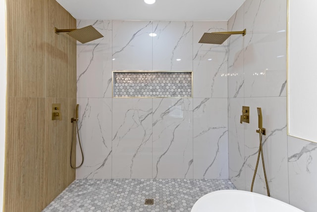 bathroom featuring tiled shower