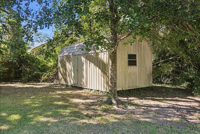 view of outbuilding