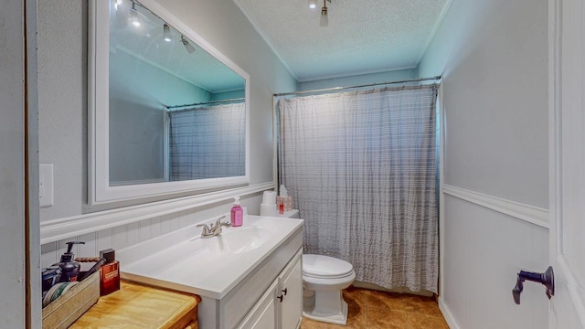 2418 Saba Ln, Port Neches, TX 77651 - bathroom featuring vanity, toilet, a textured ceiling, tile patterned floors, and curtained shower