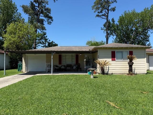 3636 Kenwood, Orange, TX 77630 - single story home with a garage, a front yard, and concrete driveway