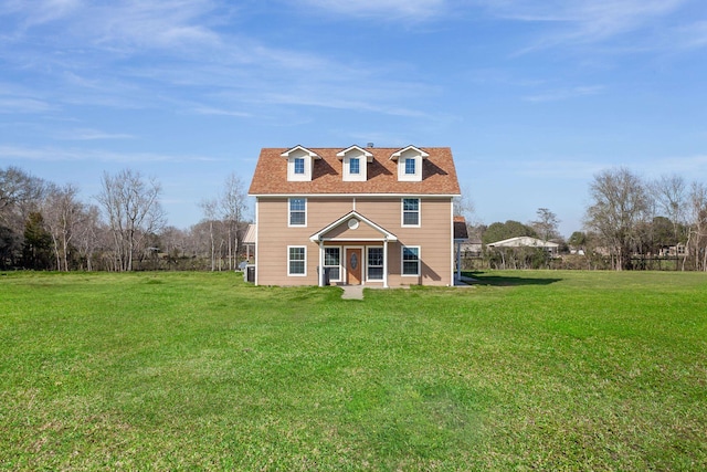 view of front facade featuring a front lawn