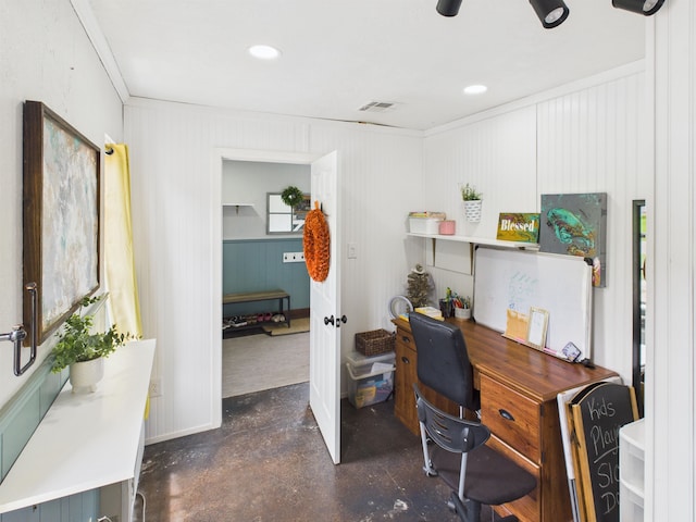 office featuring visible vents, recessed lighting, crown molding, and finished concrete floors
