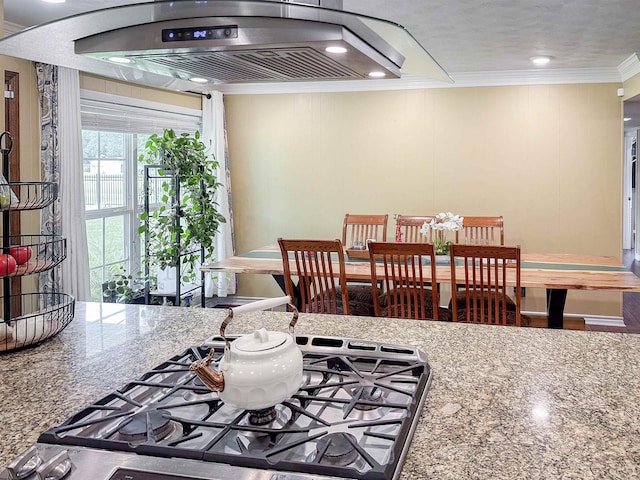 1100 Mitzi Rd, Vidor, TX 77662 - dining area featuring ornamental molding and recessed lighting