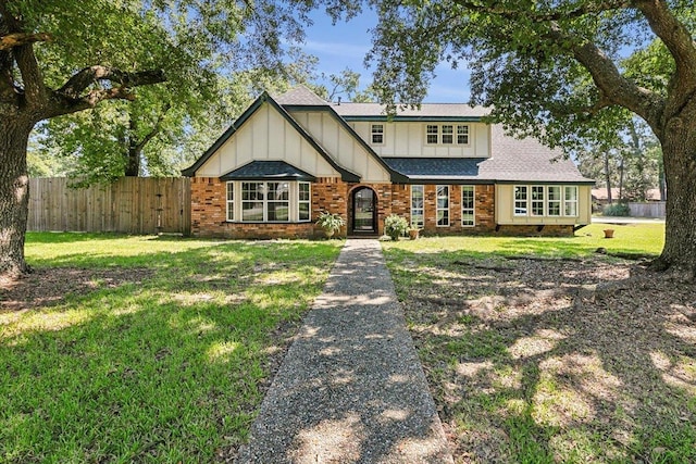 view of front of house with a front lawn