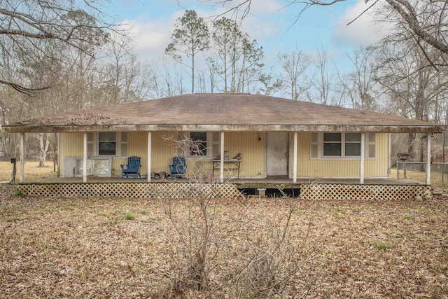 view of front of home featuring a porch