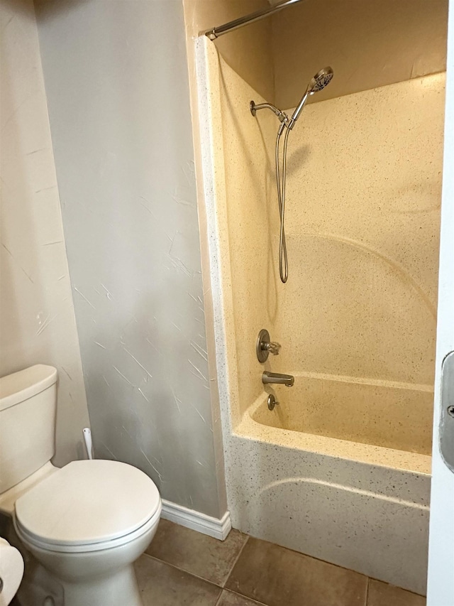 637 Ridgewood Dr, Port Neches, TX 77651 - full bathroom featuring toilet, shower / tub combo with curtain, baseboards, and tile patterned flooring