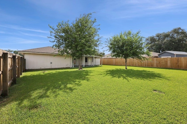 652 Birchwood Dr, Port Neches, TX 77651 - view of fenced backyard