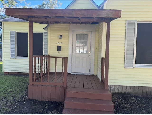 view of doorway to property