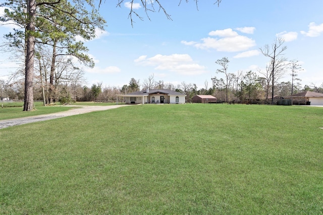 view of front facade featuring a front lawn