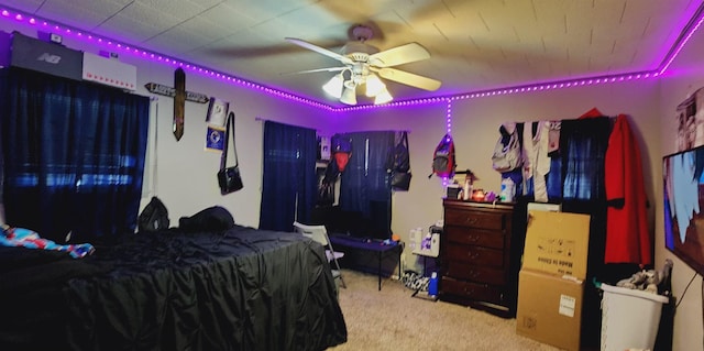 carpeted bedroom featuring a ceiling fan