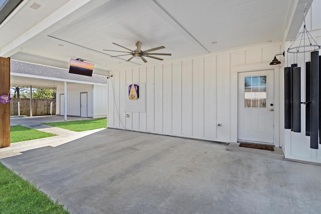 garage with ceiling fan