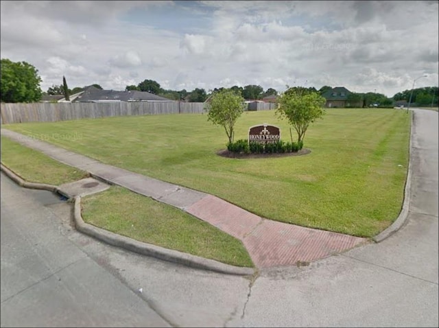 Listing photo 2 for 9THAVENUE Honeywood Ct, Port Arthur TX 77642