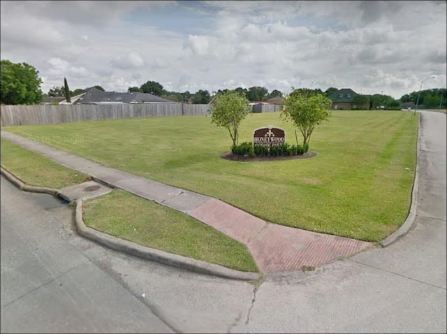 9THAVENUE Honeywood Ct, Port Arthur, TX 77642 - photo 2