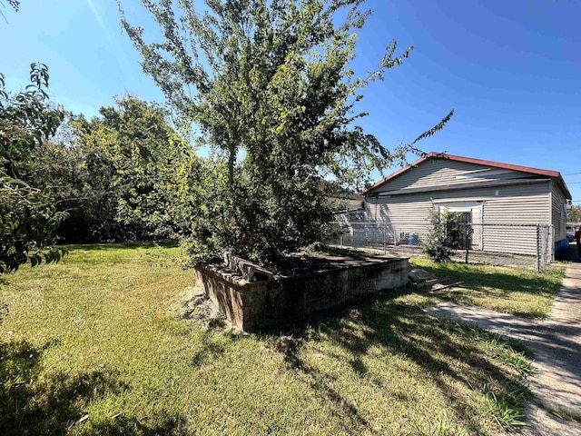 Listing photo 2 for 1092 Center St, Beaumont TX 77701