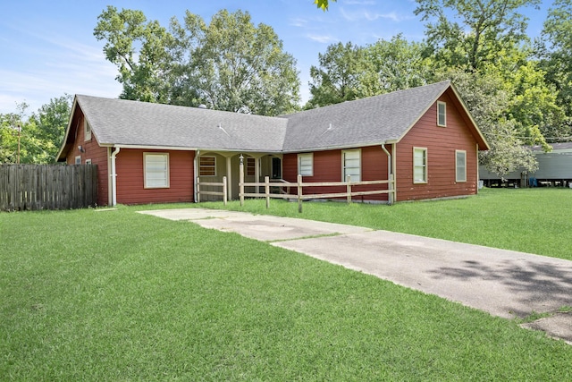 3785 Stanley Dr, Vidor, TX 77662 - ranch-style home featuring a shingled roof