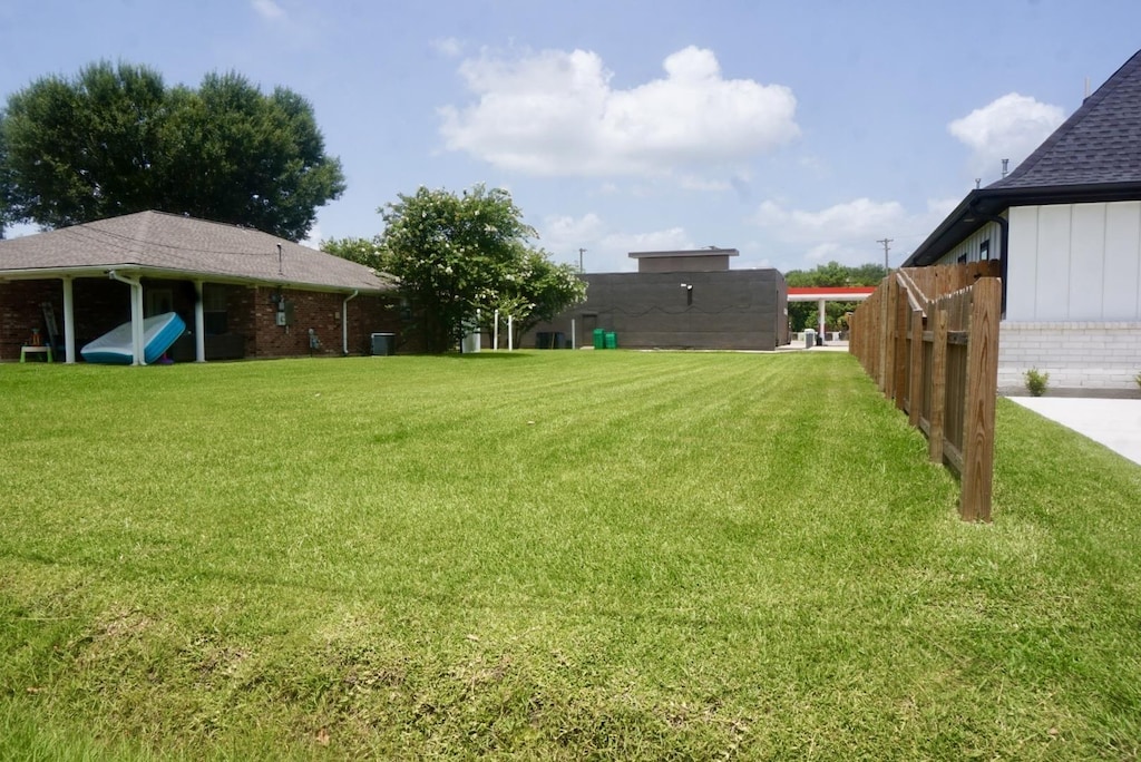 1906 6th St, Port Neches, TX 77651 - photo 3