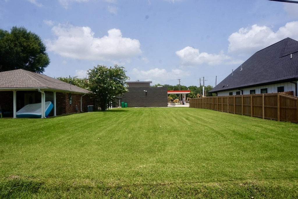1906 6th St, Port Neches, TX 77651 - photo 1