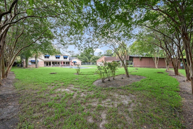 1280 Cherokee Ln, Beaumont, TX 77702 - view of yard
