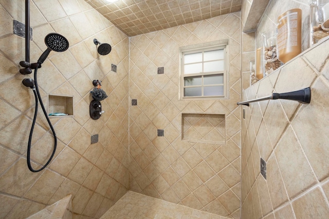 1280 Cherokee Ln, Beaumont, TX 77702 - full bath featuring tiled shower
