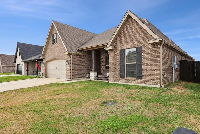 view of front of house featuring a front yard