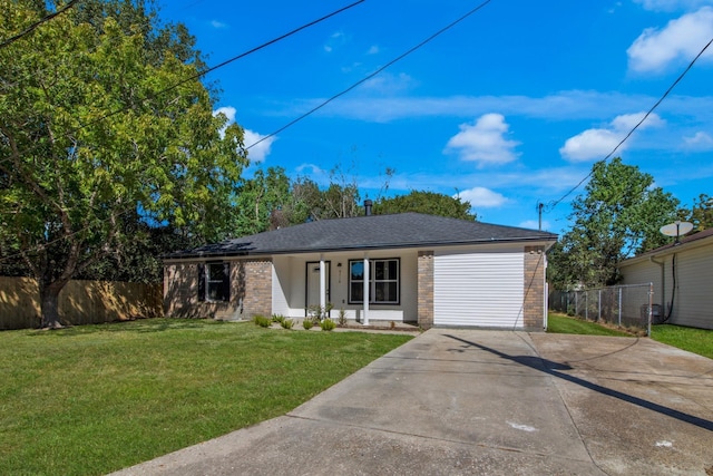 single story home with a front lawn and covered porch