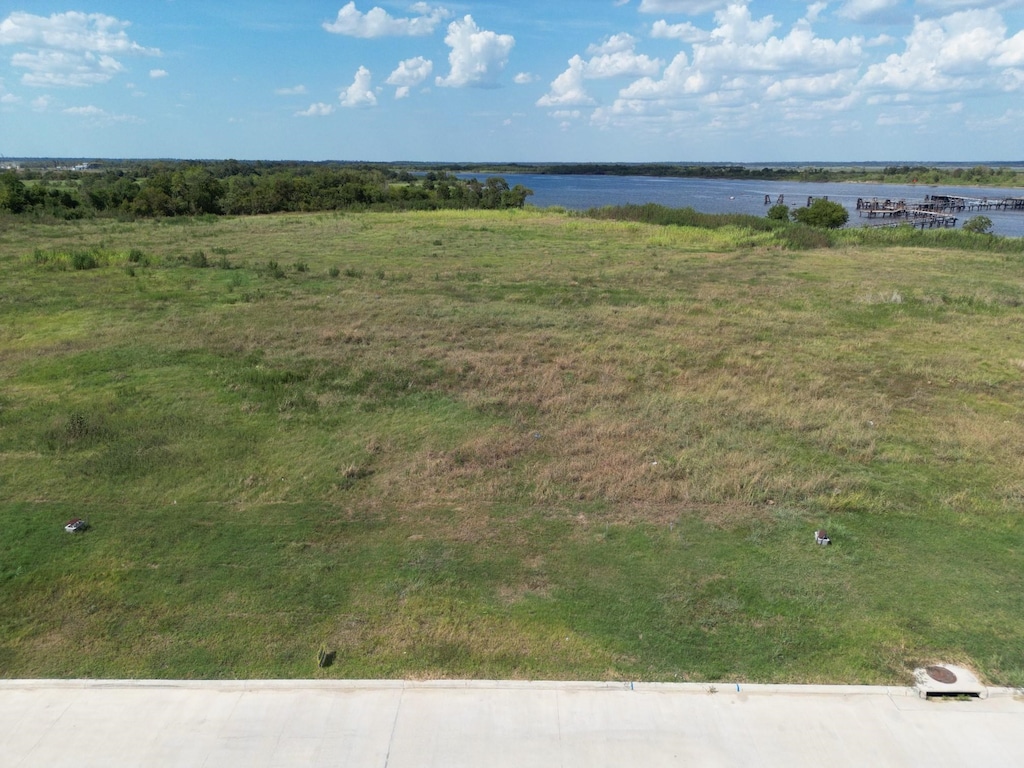 1408 Matthew Ave, Port Neches, TX 77651 - photo 1