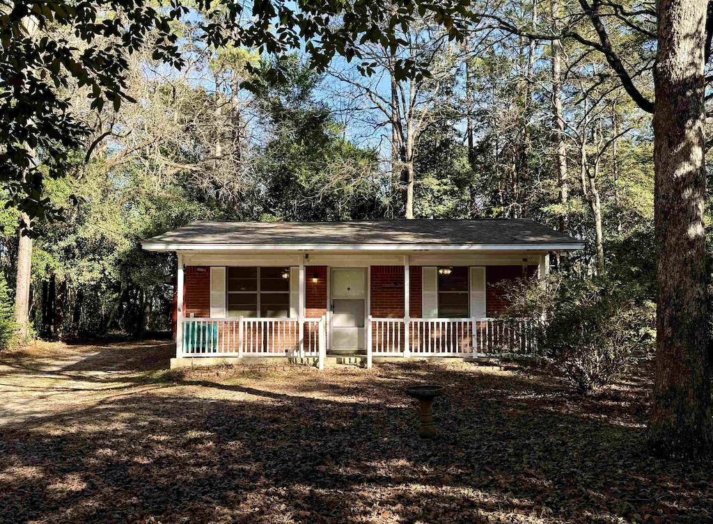 view of front of house with a porch