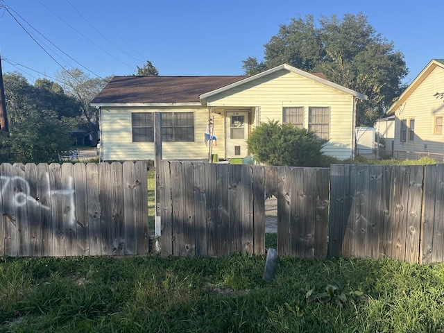 view of front of property