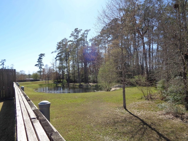 view of yard featuring a water view