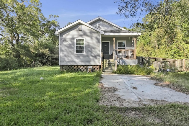 view of front of property featuring a porch