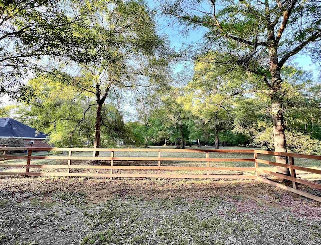 Listing photo 3 for 195 County Road 916, Buna TX 77612