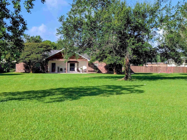 1405 Turner Dr, Bridge City, TX 77611 - view of yard