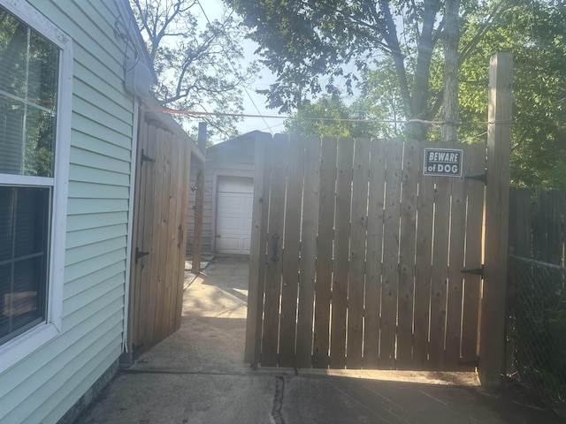 5041 9th St, Port Arthur, TX 77642 - view of gate