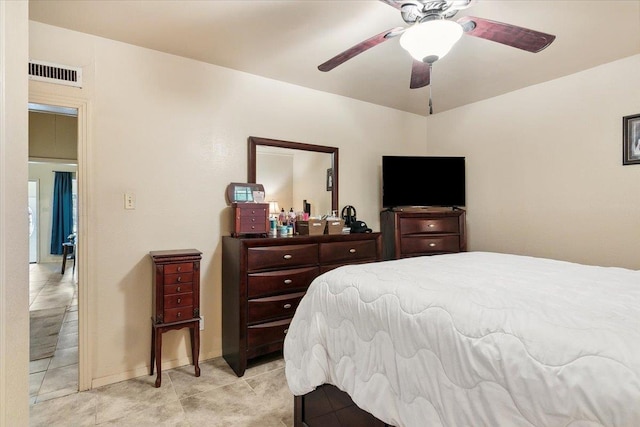 bedroom with ceiling fan