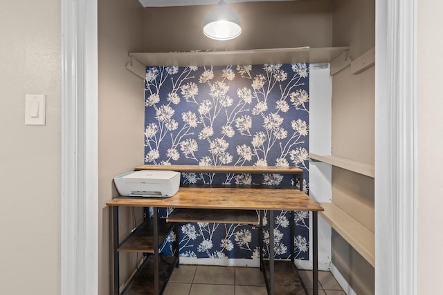 305 White Oak Trl, Bridge City, TX 77611 - office space with tile patterned flooring