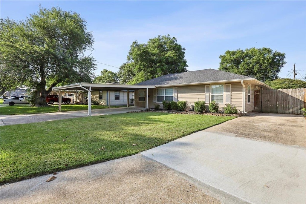 715 S 14th St, Nederland, TX 77627 - single story home with concrete driveway