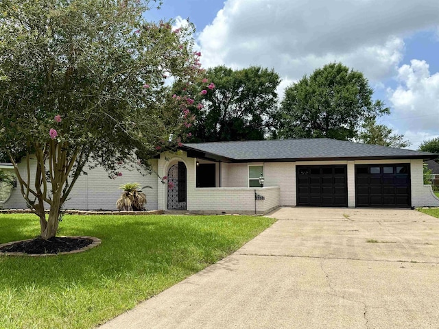 4601 Graves Ave, Groves, TX 77619 - photo 1